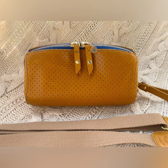 Blair Ritchey BB Voyager in Perforated Ginger with Ginger Wristlet Strap, EUC - Picture 5 of 15